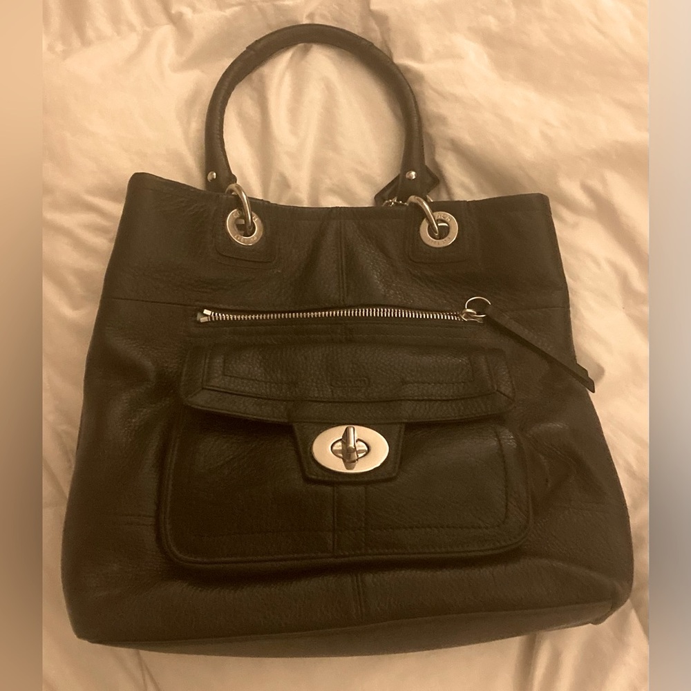 Coach leather shoulder bag